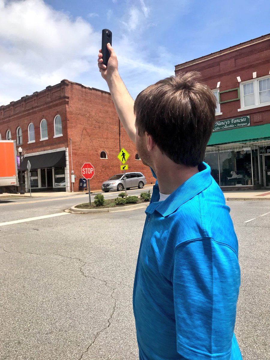 bdabsteach's tweet image. Walking around downtown #Belton prepping for our upcoming #asd2 summer camp #tonsoftech #ricotheta #360 #asd2rocks