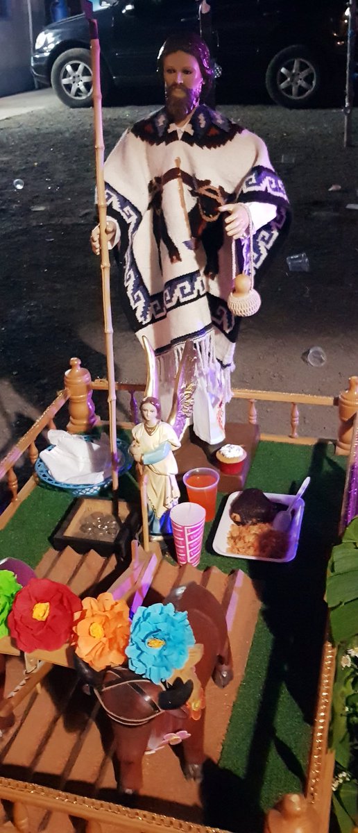 CoqueGarciaG's tweet photo. Gracias a mis primos Pipin, Alex y a mi tía Conchita por invitarme a la tradicional misa de San Isidro Labrador, muchas felicidades por seguir con la tradicional misa que hacia mi tío Pipin. Gracias por su gran apoyo, respaldo y confianza. Ánimo! #FortalezcamosLasTradiciomes https://t.co/d0FwpducCN