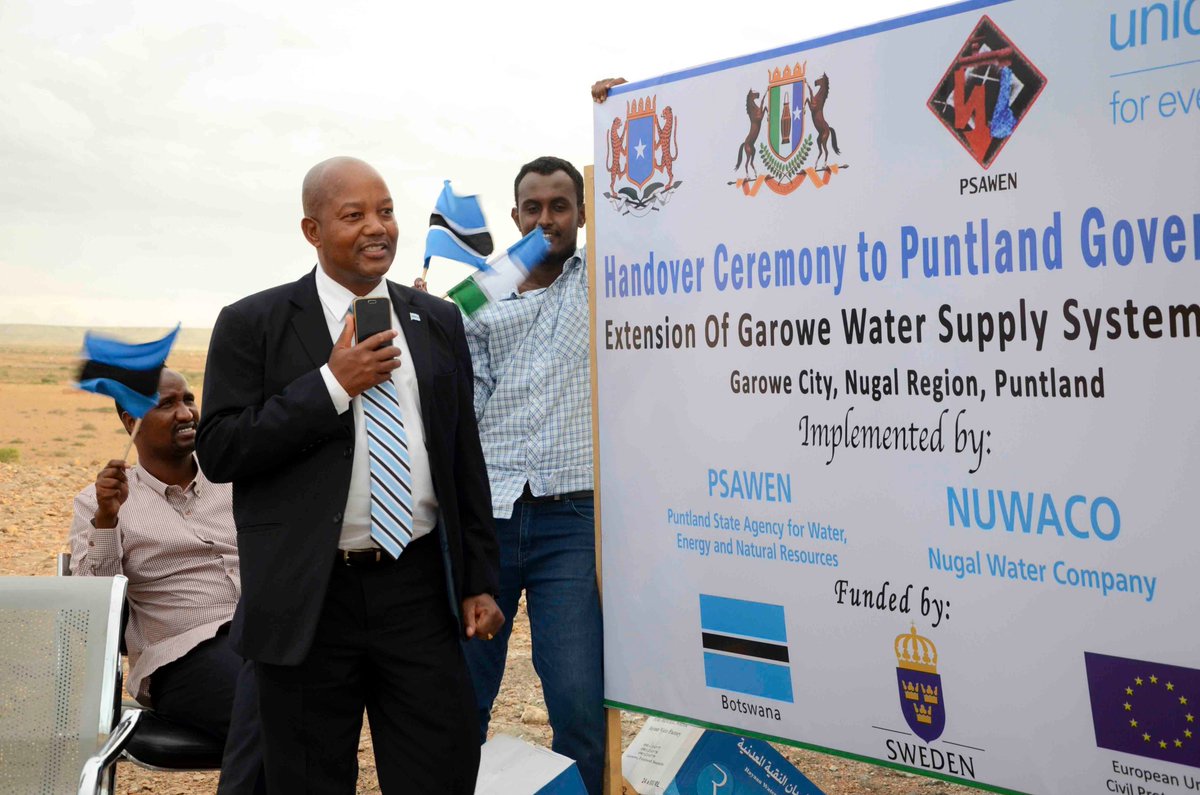 Heartfelt appreciation from the people of Puntland to the people of #Botswana &amp; <a href="/BWGovernment/">Botswana Government</a>, presented by Vice President Abdihakim Abdullahi Omar to High Commissioner John Moreti. The generous contribution has made safe, affordable water a reality for many, especially the IDPs.