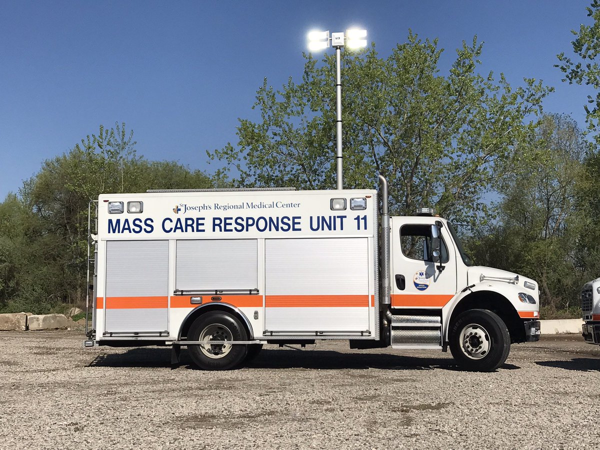 1FPGroup's tweet photo. First Priority services all types of vehicles including these big boys! Check out the light towers we installed on these Mass Care Response Units! #AlwaysFirstBuiltToLast #NJ #NJEMSTaskForce https://t.co/KzFR1o5OK2