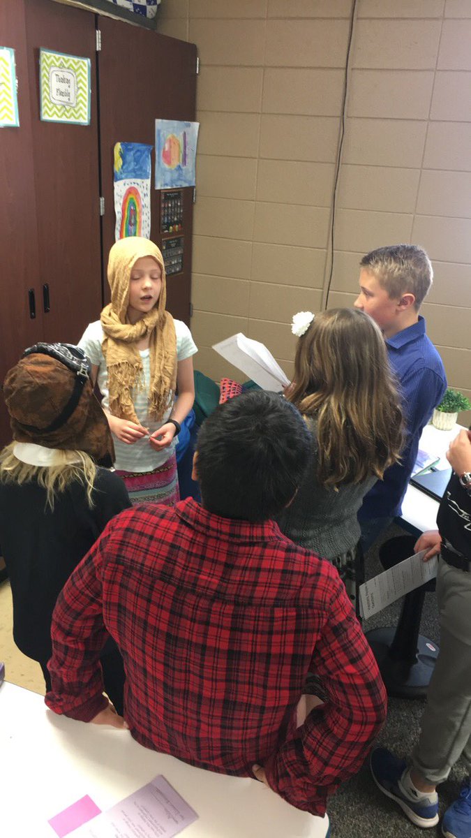 ali_wittchow's tweet photo. Putting our People of Change Museum together for Project Showcase tomorrow night. Featuring Anne Frank, Muhammad Ali, Benjamin Franklin, Malala Yousafzai and more! #questelem #mpqtigerway https://t.co/FoSIVgTH9b