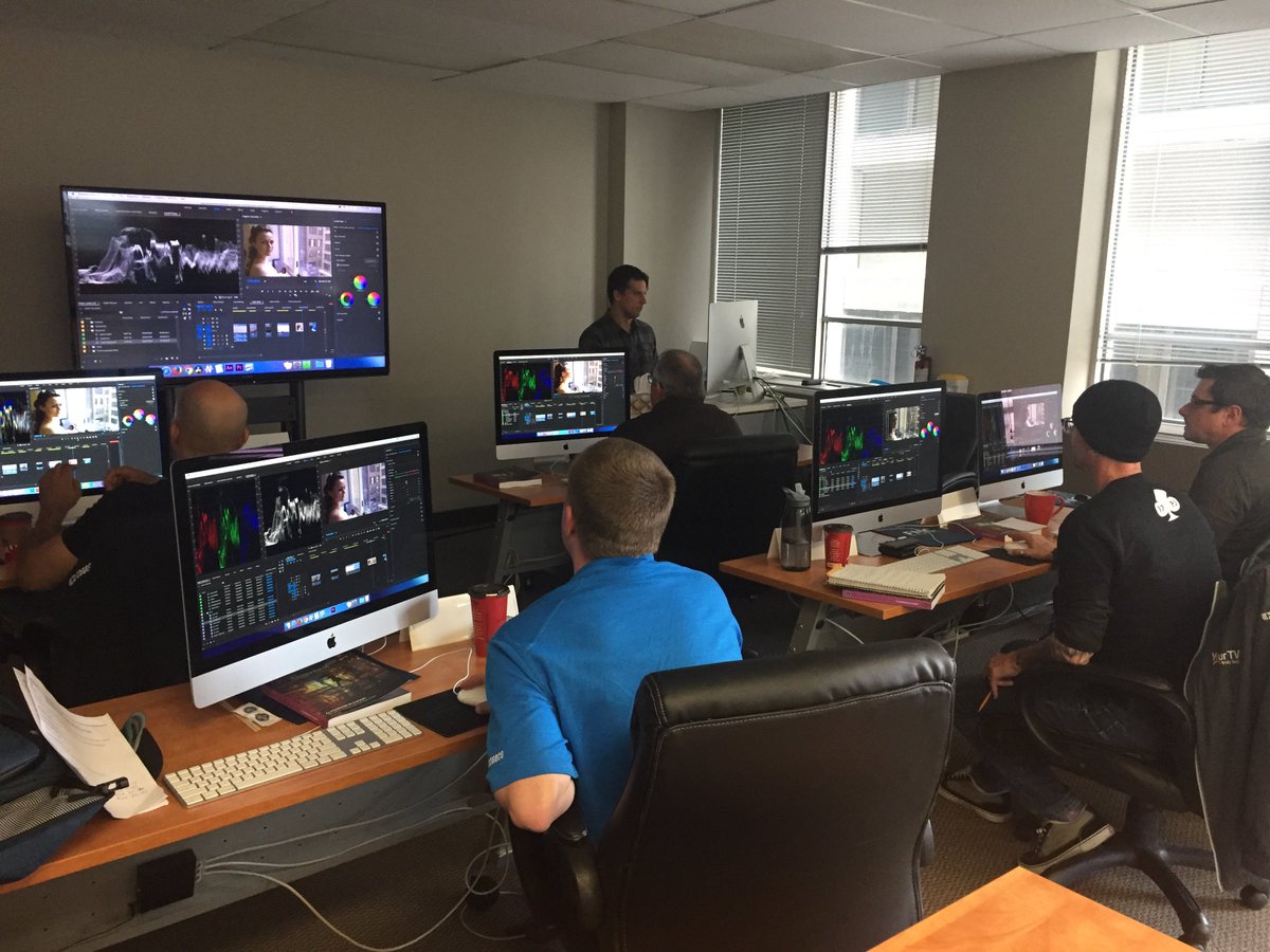 FMCtoronto's tweet photo. Another awesome group for our 2 day Advanced Premiere Pro class with our resident ACI Nick Harauz @clipsandhandles #PremierePro #AdobeCC2018 https://t.co/GUrpgQI1Rz