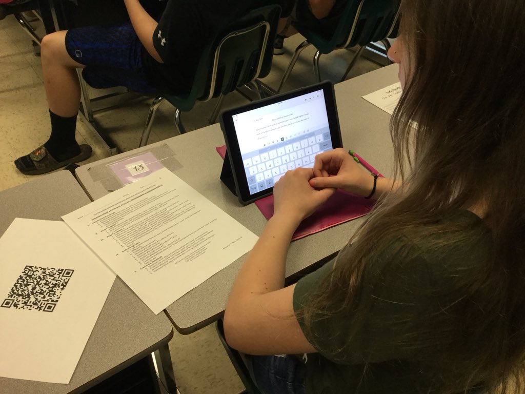 MsBetzLA8's tweet image. Students are using @GoogleForEdu with outlines, collaborative models, and graphic organizers to analyze cause and effect paradigms in our narrative text! #rigorouslearning #efms #modernteacher