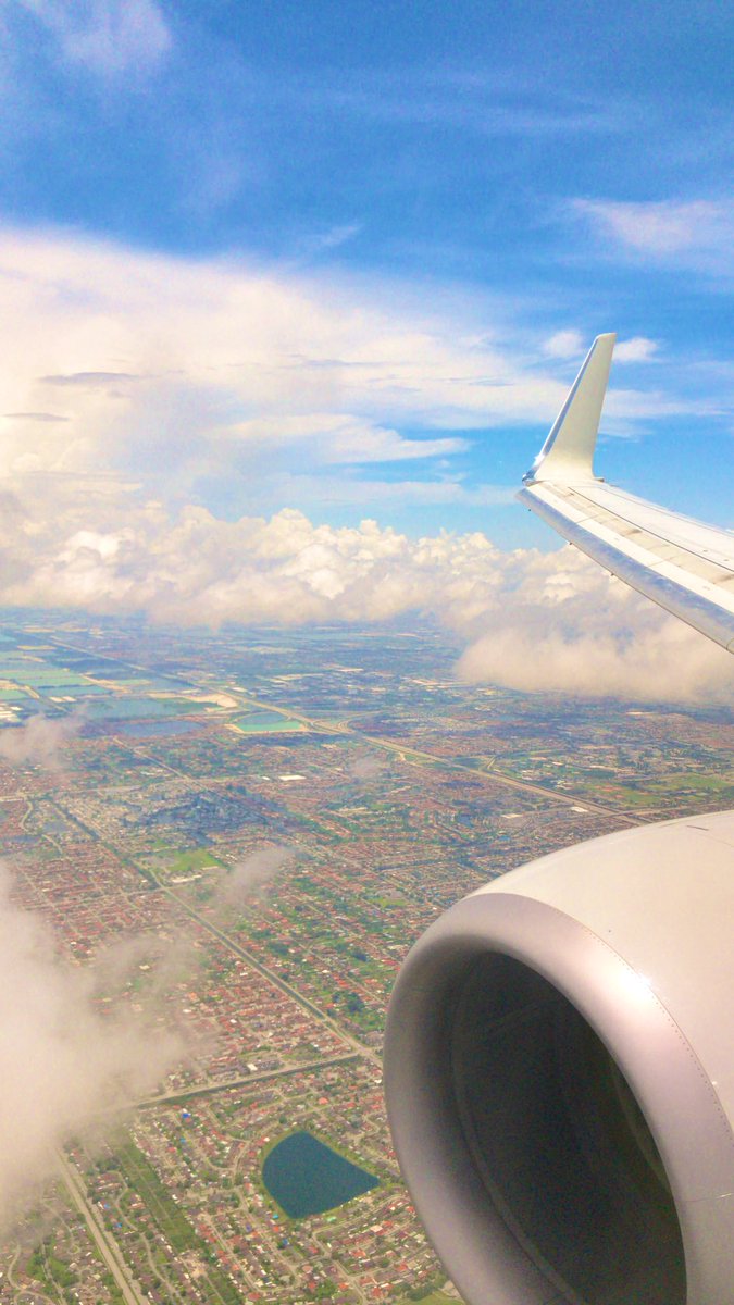 Yubal's tweet photo. @AmericanAir Thank you @AmericanAir ! Beautiful day up here! Thanks for the view...😉🛩 https://t.co/2gTiVNAd8Q