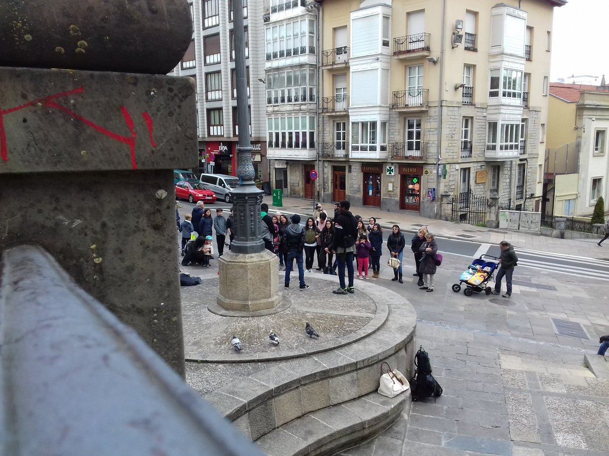 12nubes's tweet photo. Segundo recital de poesía escrita por jóvenes y en grandes enclaves vitorianos gracias al Festival Internacional de Poesía #PoetasEnMayo #12nubes #kalezkalevg @vitoriagasteiz https://t.co/pebGq9K9BG