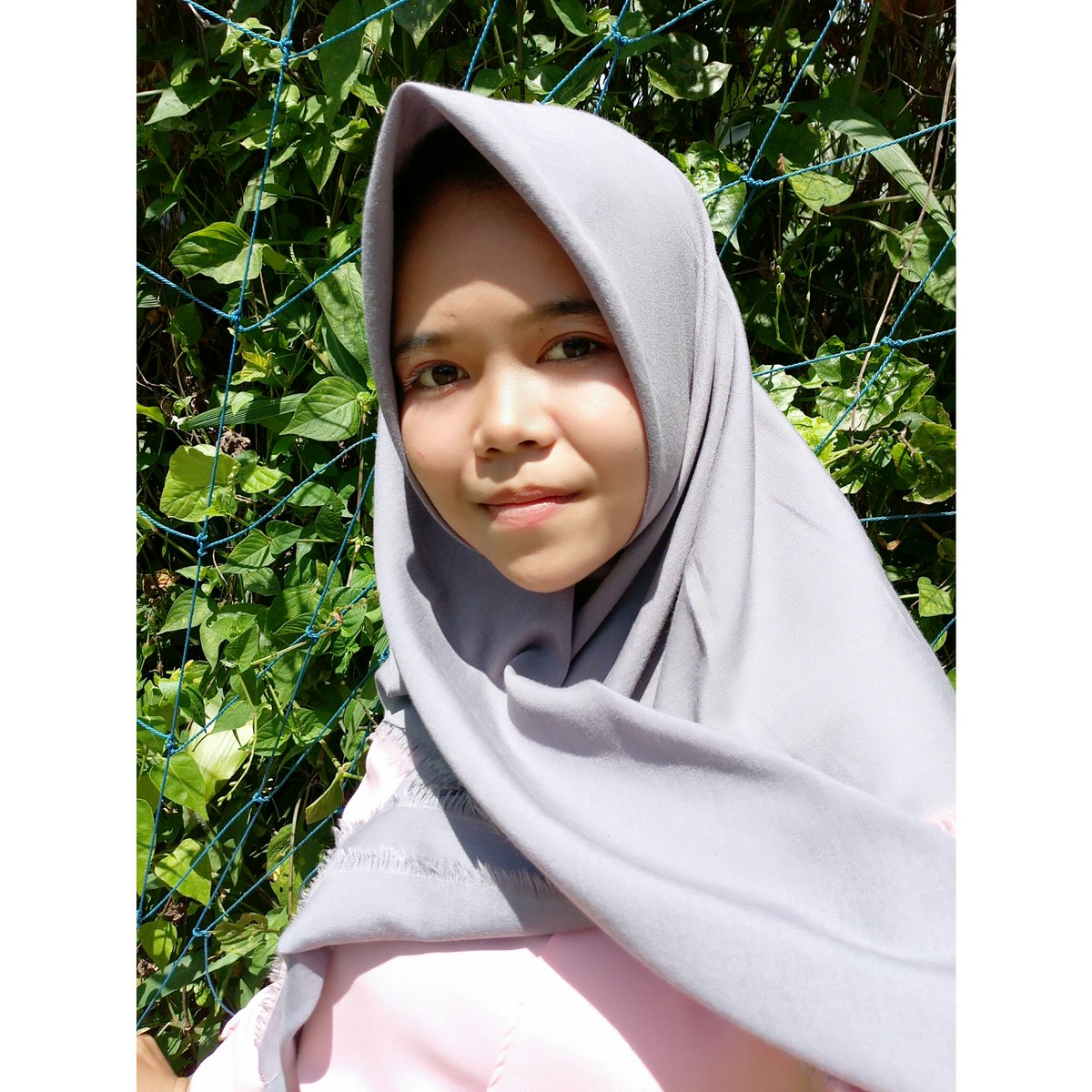 ayu_chanis's tweet photo. Aku tak mudah mencintai, tak mudah bilang cinta. Tapi mengapa kini denganmu aku jatuh cinta❤❤🎶 https://t.co/lRAsuiT9gS