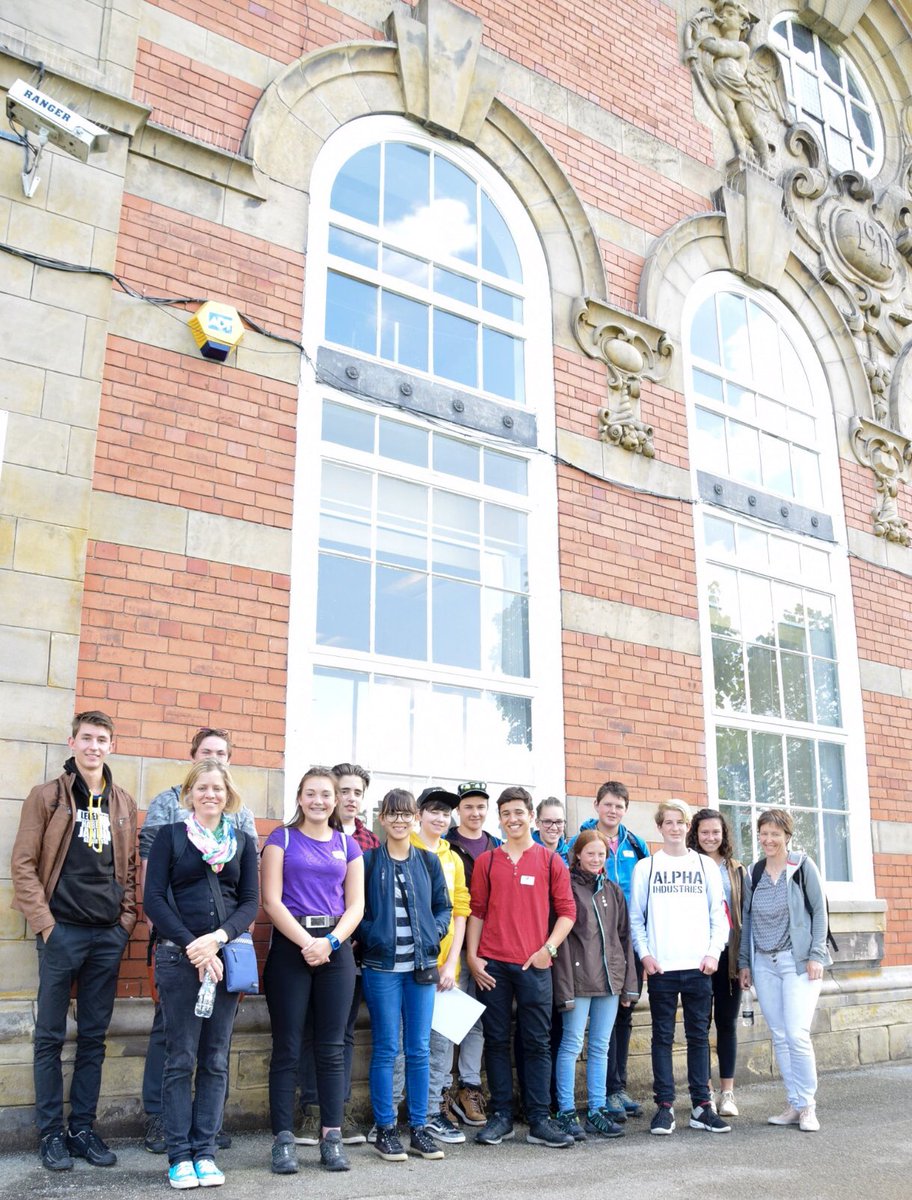 qphschester's tweet photo. Who did you inspire today? We've been host to a group of visiting #Swiss students who've been busy sampling our English school dinners courtesy of @EdsentialUK & observing Year 9 & 10 lessons #buildingpartnerships #communitylinks #adayinthelife at #QPHSChester @EnglishChester https://t.co/tXZBvb2R2N