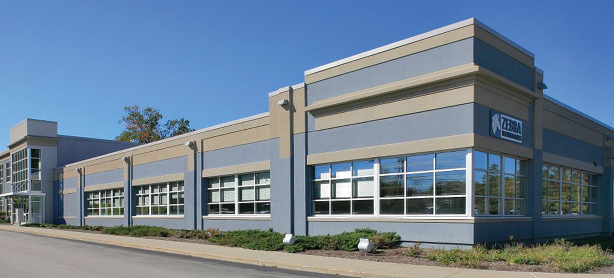 NEREJ's tweet photo. Featured in the #NEREJ - @cbreNewEngland sells 280,982 s/f Albion Crossing in #LincolnRI https://t.co/lV8vELd4MD #NEREJ #cre #RIcre #RIrealestate #NewEnglandCRE https://t.co/M7fTj93s0f