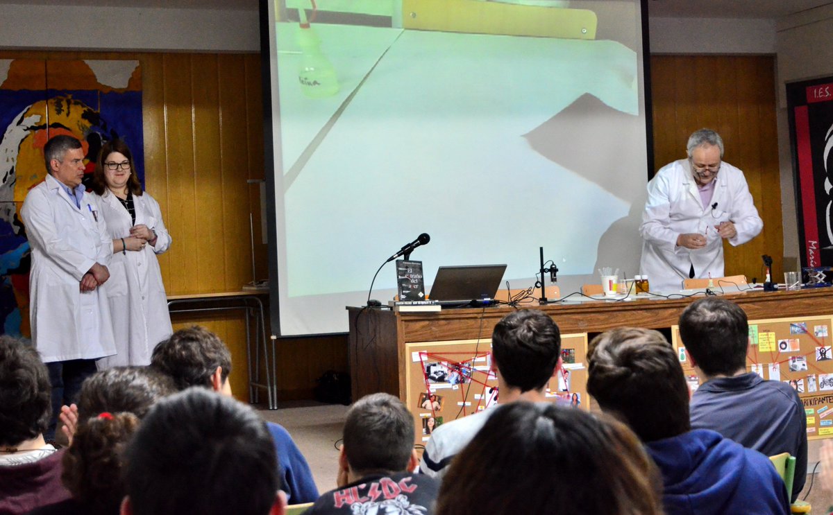 Conferencia "¿Es usted el asesino? La Química Analítica del CSI” #grupoColor, previa a la presentación del libro #Elextrañodelayer de <a href="/CristHigueras/">Cristina Higueras</a>.