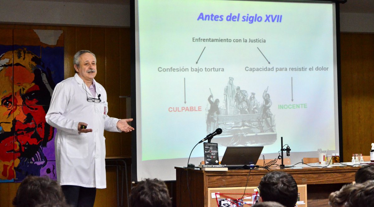 GrupoColorUCLM's tweet photo. Conferencia "¿Es usted el asesino? La Química Analítica del CSI” #grupoColor, previa a la presentación del libro #Elextrañodelayer de @CristHigueras. https://t.co/Hzaoc8vpT3