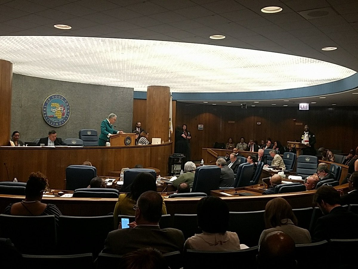 ChiFoodPolicy's tweet photo. We're here in the Cook County Board Room, waiting for the #GFPP Cook County vote. WATCH LIVE:
https://t.co/64FVpqghQc #GoodFoodCookCounty https://t.co/Uh9sgxKtTc