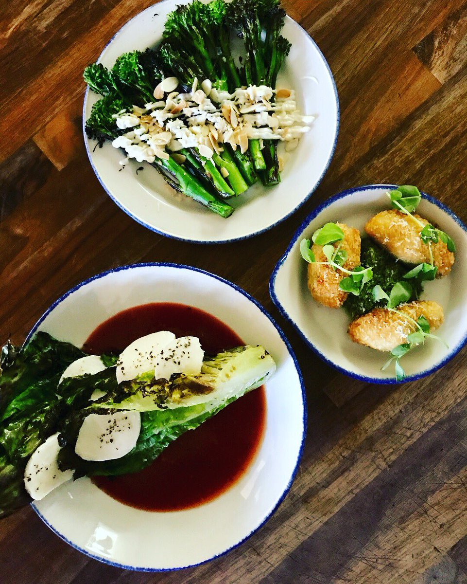 ThehabitSLG's tweet photo. The Habit Small plates @southlondongallery tonight. Arancini, charred lettuce, tender stems. Veggie sharing board. Plus banging wines, craft beers &amp; cocktails #smallplates #delicious #seasonal #veggie https://t.co/Pik0BsIbC5