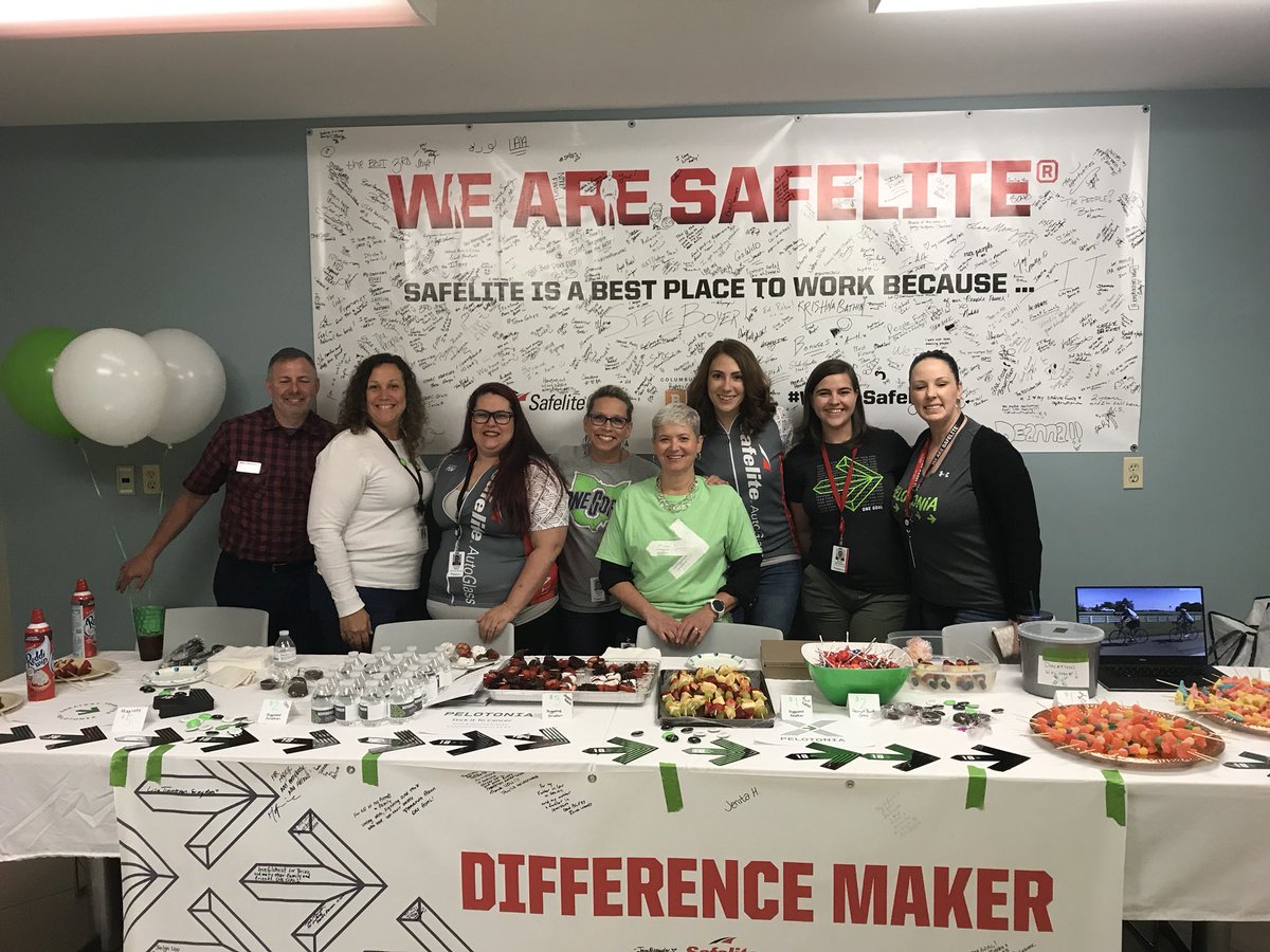 Pelotonia's tweet photo. Team @safelite has a great #Pelotonia #fundraiser happening today! “Stick it to #cancer” with desserts on a stick! 🍡🍭🤤 #safelite #onegoal https://t.co/hevyNKFkC7