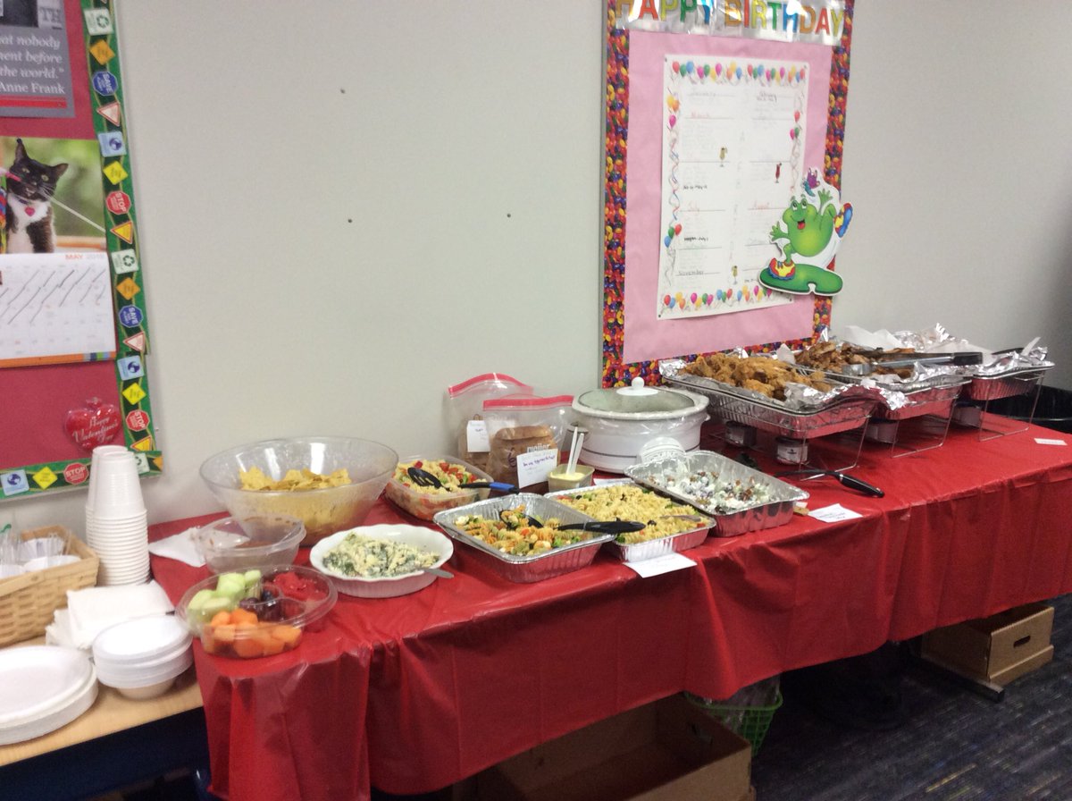 WNES_SC's tweet photo. Thank you Warren Families for a delicious Staff Luncheon! #WNES_SC #Highland4tomorrow https://t.co/YnlcJdwDoM