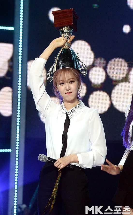 DannyMusic_7's tweet photo. (180516) #GFRIEND #์ฌ์์น๊ตฌ #์ ๋น #SinBโค Show Champion๐ท
#TFTMN7thWin ๐๐๐๐๐๐๐
#TimeForTheMoonNight7thWin๐๐
@GFRDofficial https://t.co/E80sO8um4N