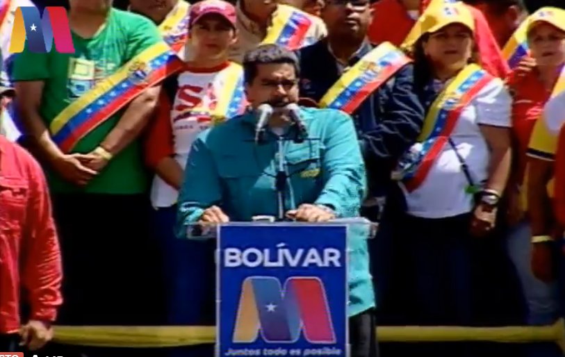 PartidoPSUV's tweet photo. #PSUV // @NicolasMaduro: El próximo domingo en Venezuela llueva, truene o relampaguee habrá elecciones. Son muchas las tareas que debemos asumir juntos y plena conciencia de que estamos defendiendo nuestra tierra #PorLaPazYLaProsperidadVota
#BolívarVotaPorMaduro https://t.co/I6YrQ5LSnw
