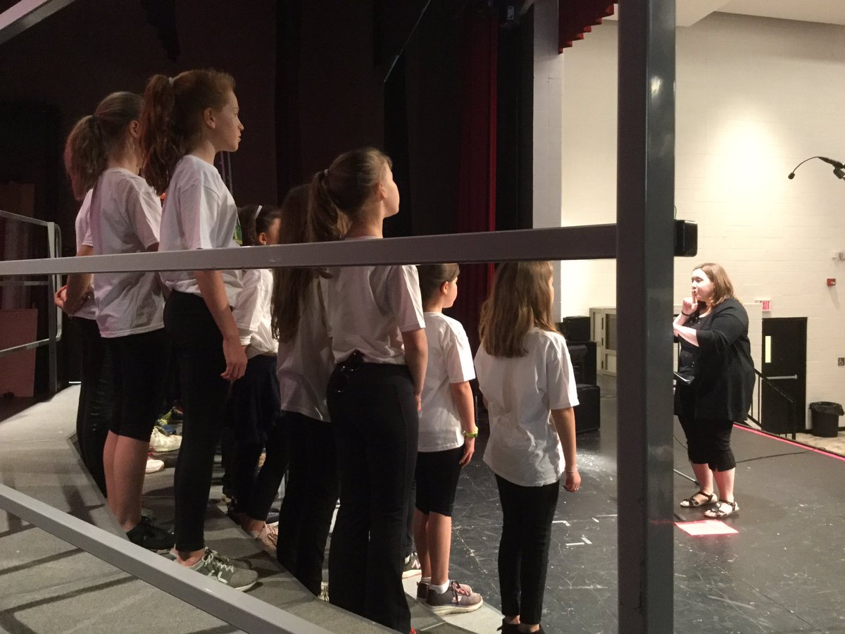 <a href="/DundanaSchool/">Dundana School</a> junior choir perform If you Want to Sing Out! A beautiful song with lovely voices! We can tell you love to sing together! Well done! @DundanaMusic <a href="/Dundana4OurKids/">DundanaSchoolCouncil</a> <a href="/kkeerybi/">Kristi Keery Bishop</a> #hwdsbchoirfestival