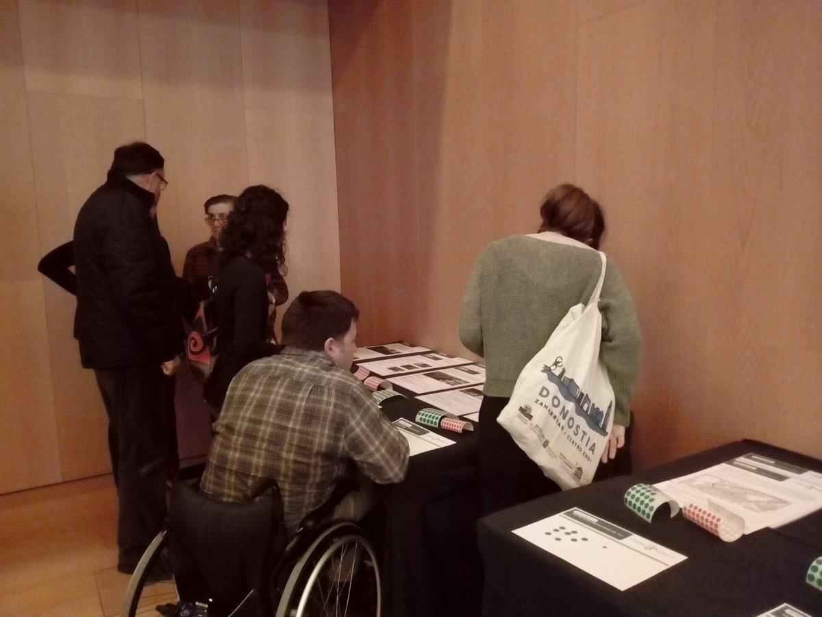 ParticiPartPMUS's tweet photo. Ya ha comenzado la quinta y última sesión deliberativa sobre el #PMUSCP. Eligiendo las estrategias a debatir // #IHMIP ren inguruko bosgarren eta azken saio deliberatiboa. Eztabaidatzeko estrategiak aukeratzen https://t.co/d5m1LT1POa