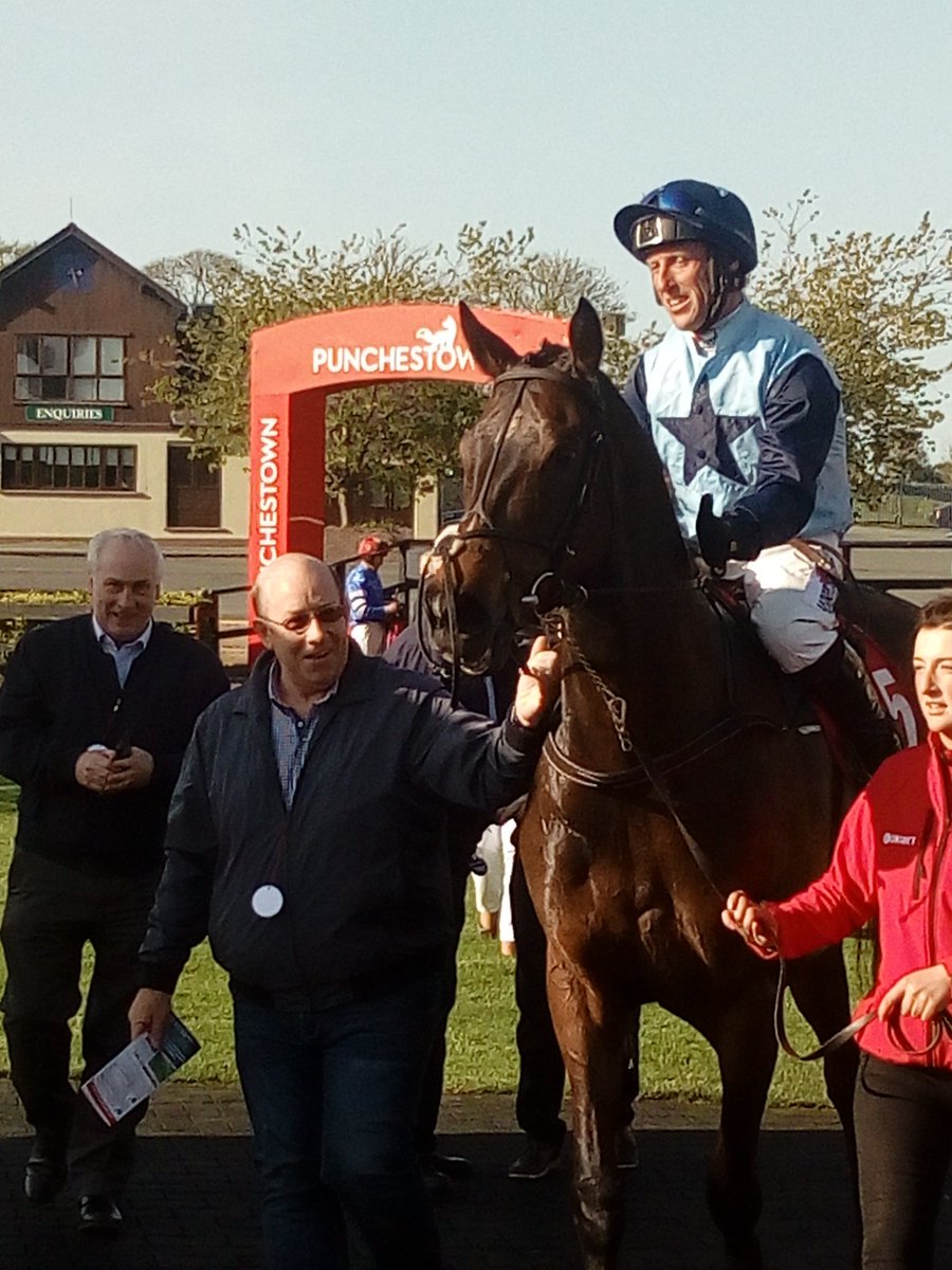 JoeSeward1's tweet photo. Beautiful evening here
sunny @punchestownrace
@Robbie_Power_ at his best just denies @WillieMullinsNH ROBIN DES FERBET as #LIGHTTHAT @Jessica_Racing @kateharro1989
confirms,festival promise here 3rd over hurdles .The key has been application of the tongue tie..
#Punchestown https://t.co/12lRRtX2V3