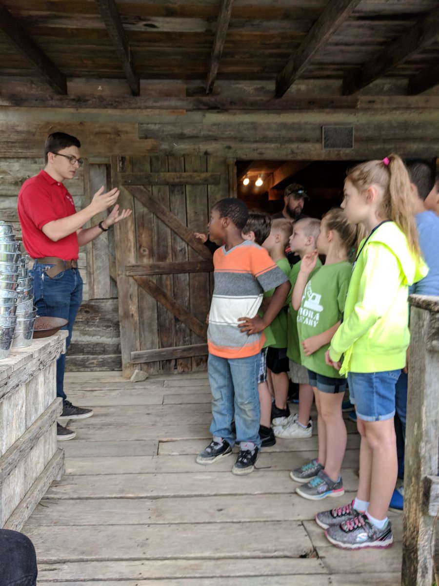 MedoraElem's tweet photo. 2nd Grade Field Trip. Learning about mining, grist mills, caves, and soap and candle making.

@SquireBooneCave https://t.co/uIGueQX1dz