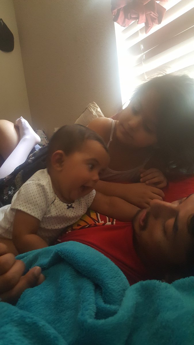 Menzuh1's tweet photo. My sundays are so much better than yours lol i love my girls!! https://t.co/TgCjIV3gdW