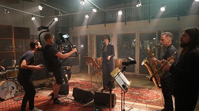 stratoscinema's tweet photo. ”Poppoesi” S2 coming up. Svt Babel📺 #stratoscinema #tahmouryproduction #djironin2 #zeiss #primes #tvproduktion https://t.co/lZIjDpner5