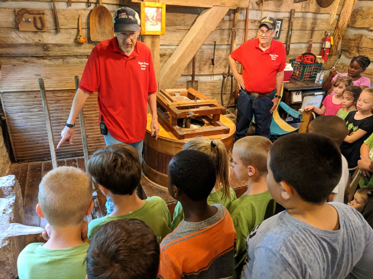 MedoraElem's tweet photo. 2nd Grade Field Trip. Learning about mining, grist mills, caves, and soap and candle making.

@SquireBooneCave https://t.co/yNmL9Pw0Mk