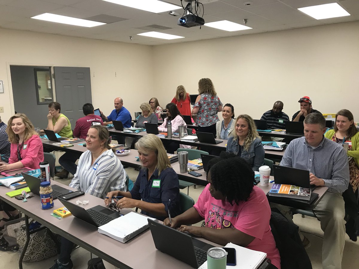 bigtechcoach's tweet image. It&apos;s #CSFundamentals time at @LeeCoSchools ! @codeorg @AplusCR @TeachCode @CSforAllTchrs