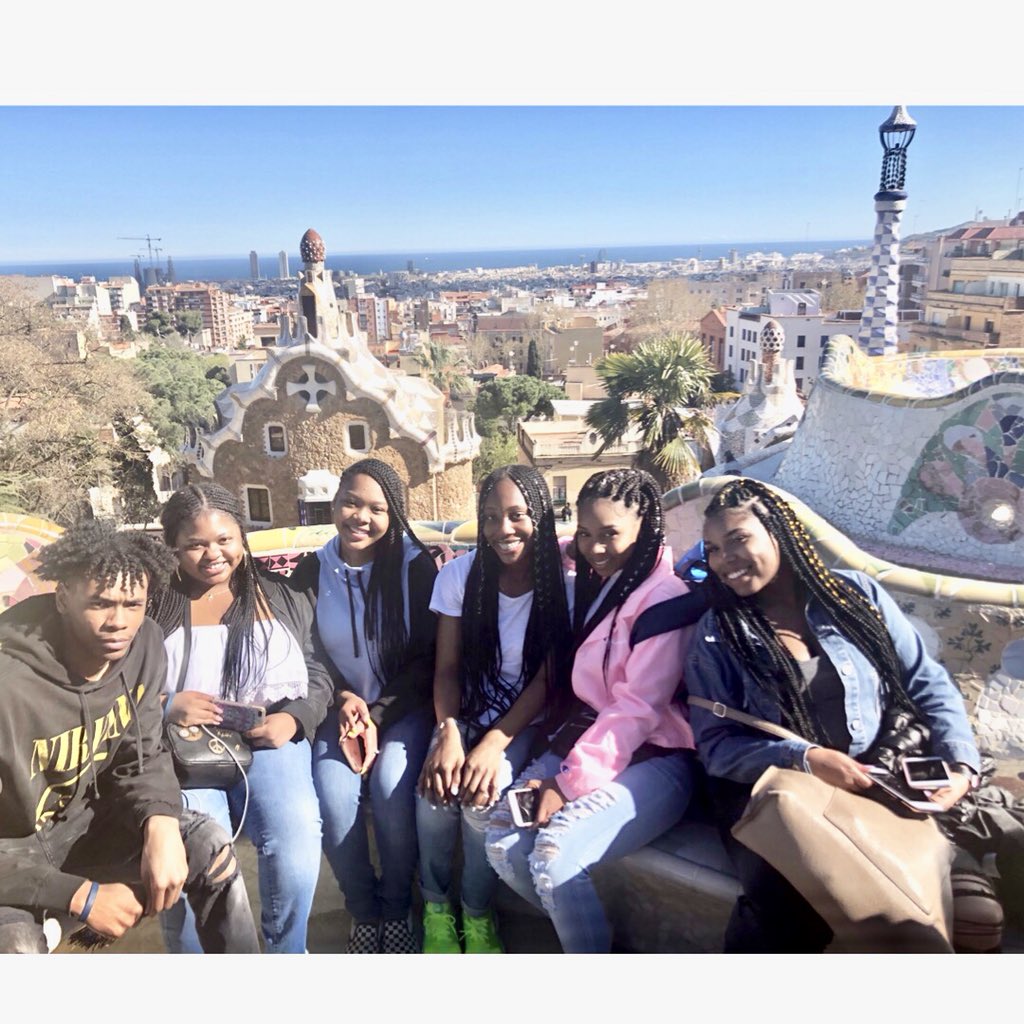 kampind's tweet photo. Can’t wait to share the #story of @NealFSimeon_CA #students who experienced a similar journey. #Interview with @ari_riri as part of #CelebrateCHI #Simeon #travel #studyabroad https://t.co/a17tyTTPJA