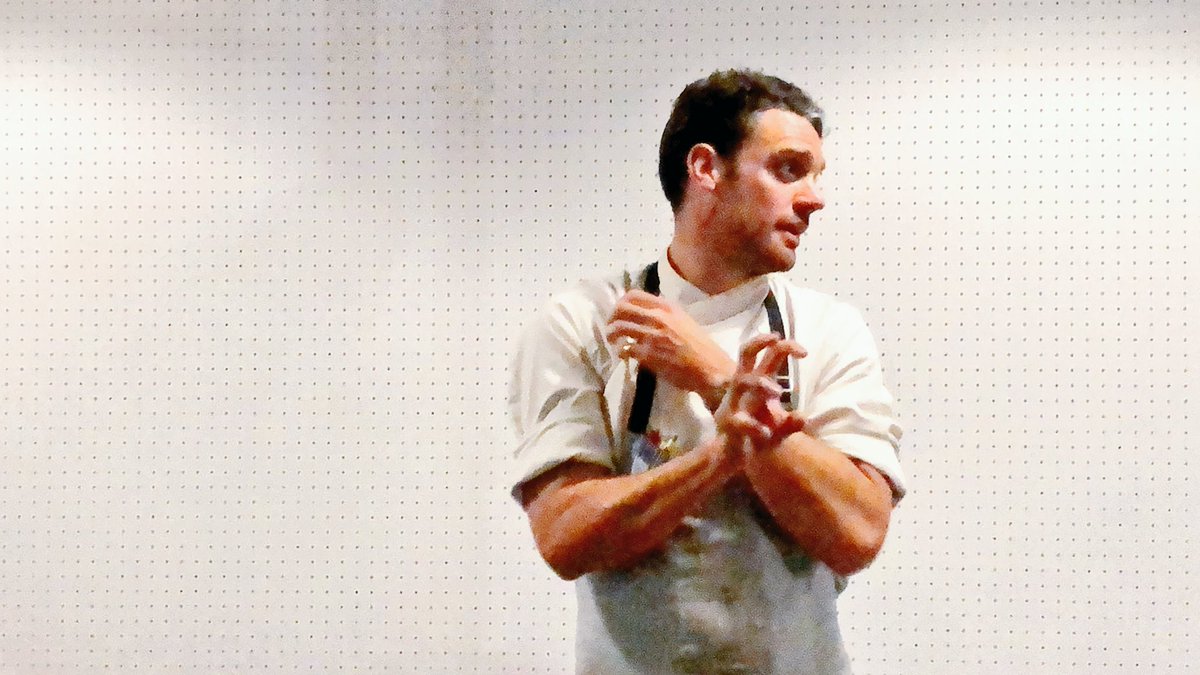 ishotimagesza's tweet photo. The many faces of @Gilles_Edwards as he explains the @La_Tete_CT pairing menu with @KleinConstantia this evening. Proper salivating ahead #KCxLaTete https://t.co/nkxWvlhgl5