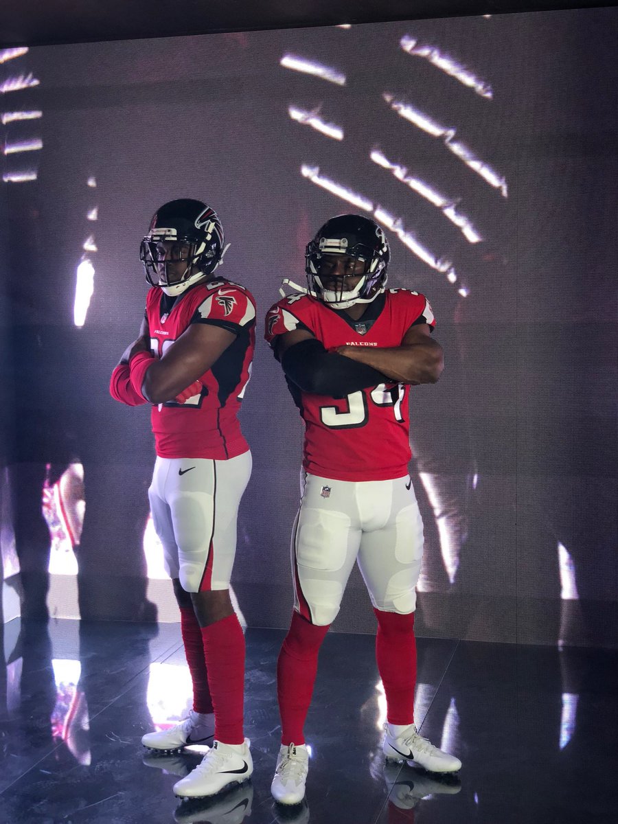 AtlantaFalcons's tweet photo. NO fly zone 🚫

Behind the scenes at media day 👉 Instagram Story https://t.co/KU3jaP7hsN