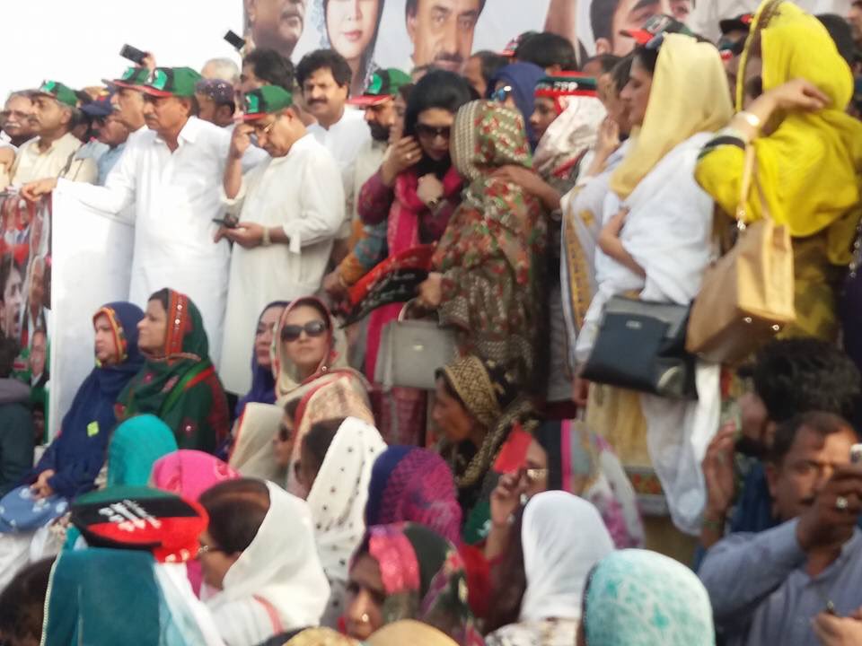 Shahrukh_Goraya's tweet photo. Today #PPP protest against federal govt regarding shortage of water & power at #Hatri bypass.A huge rally observed in the leadership of Minister L.G @jamkhanshoro & @AJabbarKhanPPP
Opp.leader @S_KhursheedShah was also apart.
#PPPOnProtest
#JusticeWithSindh
#loadshedding https://t.co/gZvKQEi3jy