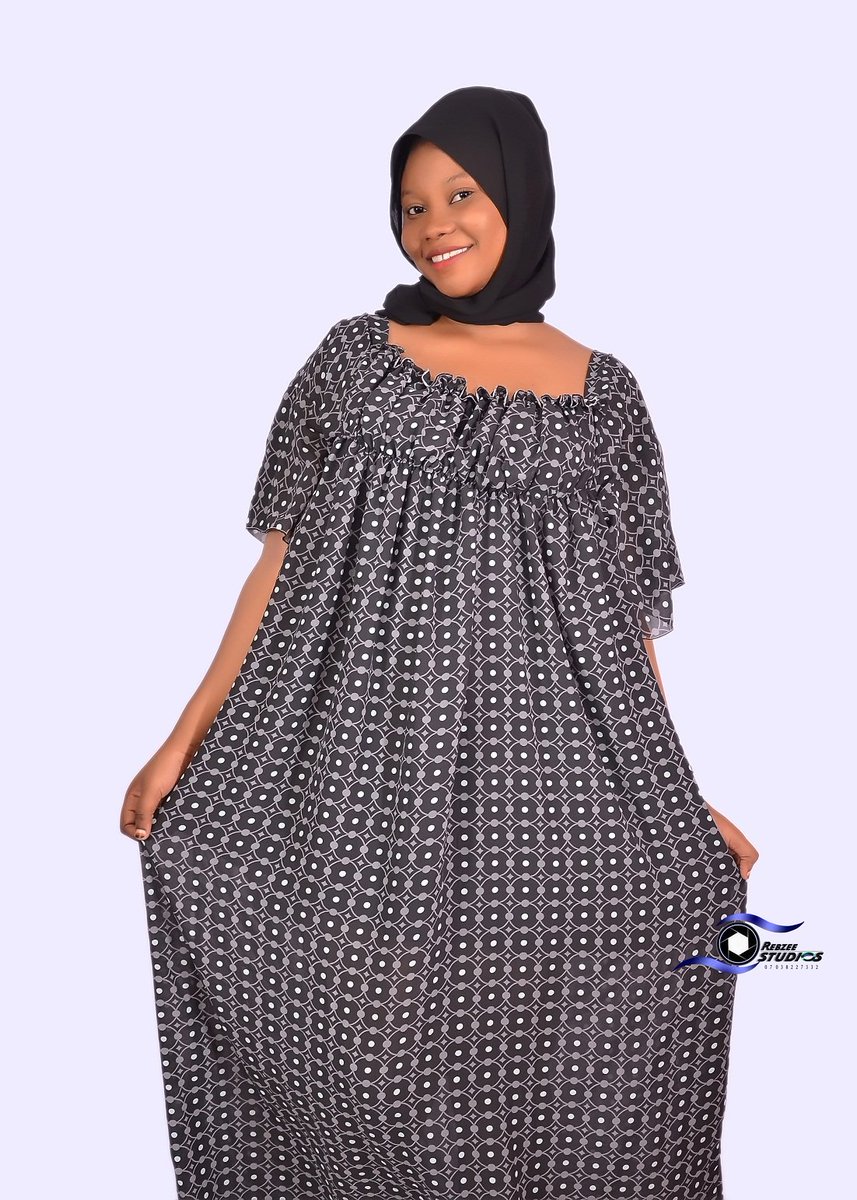 XeasEmporium's tweet photo. One piece of these dresses left. Shop now and your wardrobe would thank you.💞
#SpeakClass #TalkElegance #ShopRobeRouge https://t.co/9oZY37p2im