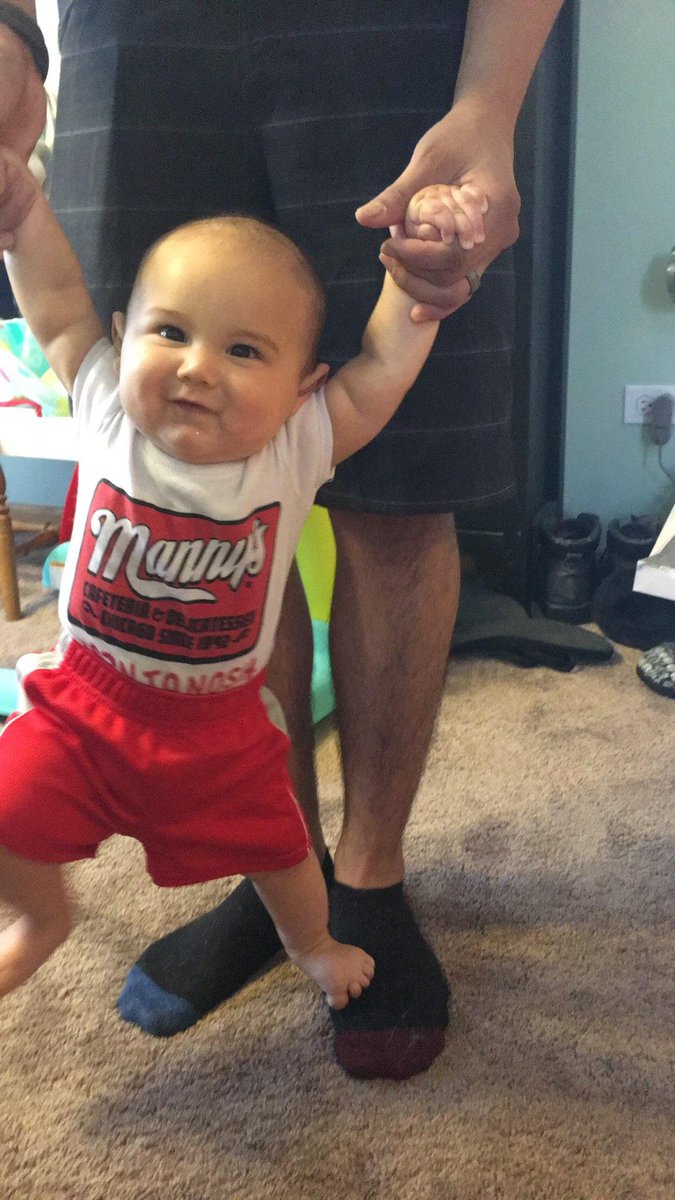 backtobackdawgs's tweet photo. Hey @mannysdeli my grandson is making a bold statement today! https://t.co/fdnDTdwfIm