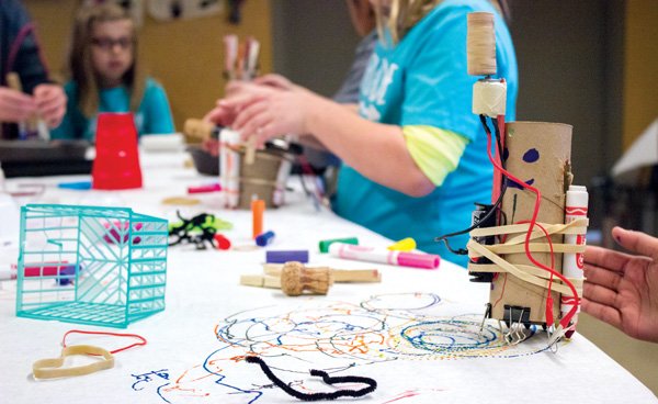 TheCLAlliance's tweet photo. RT @sljournal: "At the heart of the Making Spaces program is the idea that each school or community should build a curriculum that suits the needs of its population," from Maker Grows Up https://t.co/fNzTNCpsAH #makerissue #makerspaces https://t.co/jUe3i7bl8n