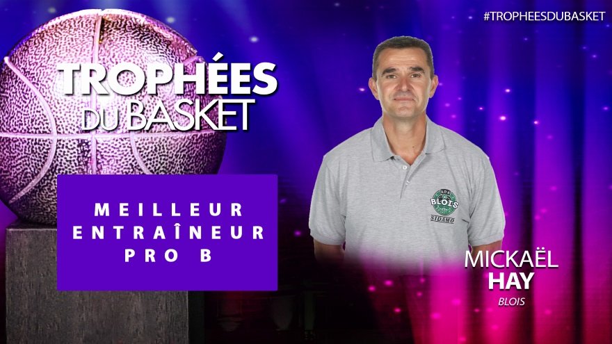 Betclic_ELITE's tweet photo. Quelques jours après l'obtention du titre de Champion de PROB, Mickaël Hay de l'@ADABloisBasket est élu meilleur entraîneur de #PROB ! Il succède à Cédric Heitz et reçoit son 🏆 des mains de Marina et @MaljkovicB
#TropheesDuBasket https://t.co/sGC0IVkMce