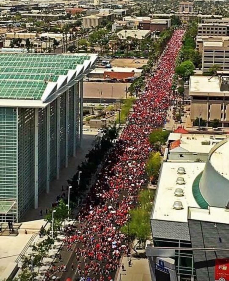 SocialistViews's tweet photo. NC teachers are on the move! #RedforEd https://t.co/jvAHshMNtp