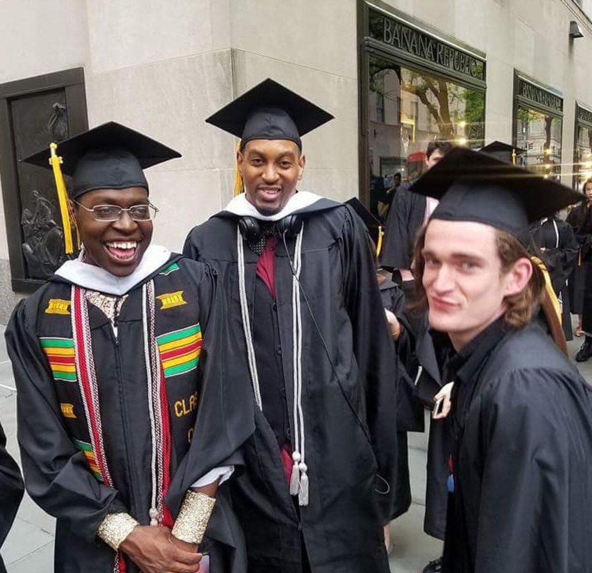 PrattInstitute's tweet photo. Class of 2018, you did it! Congratulations + welcome to the @PrattAlumni family 💛 #PrattGrad18 https://t.co/N4FhSPeToF