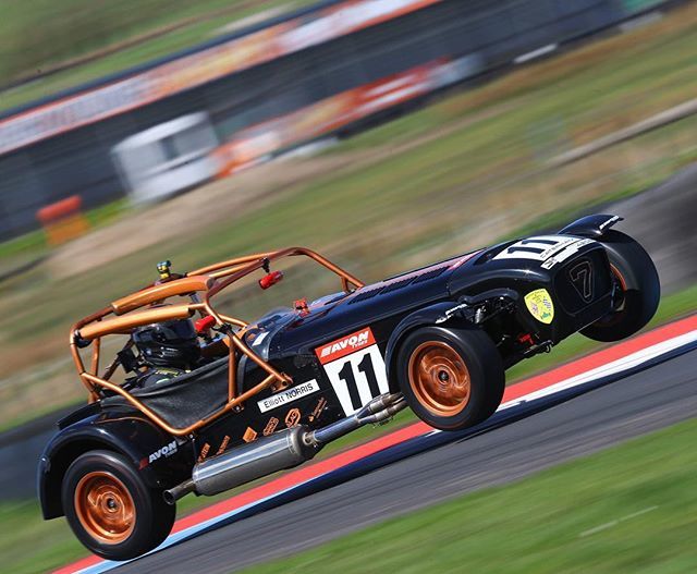 Four wheels off! Mega photo by @snappyracers #becauseracecar #caterham #caterham420r #420r #knockhill #air #ibelieveicanfly #airtime #fourwheelsoff #eleven ift.tt/2L0XYwp