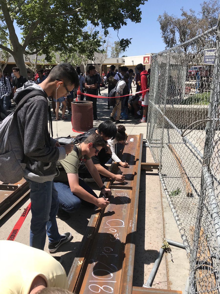 CerezFam's tweet photo. Seniors leaving their mark on our new building! https://t.co/kV1PkXZfrD
