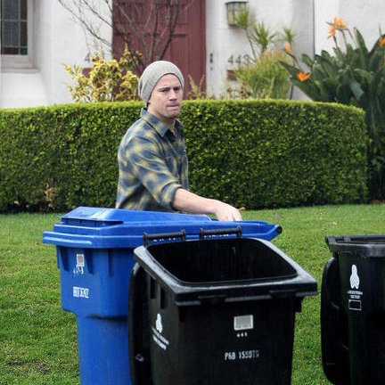Channing deciding if it's garbage or recycling today... <a href="/GarbageDayCo/">Garbage Day</a> #GarbageDay #GarbageDayCelebs