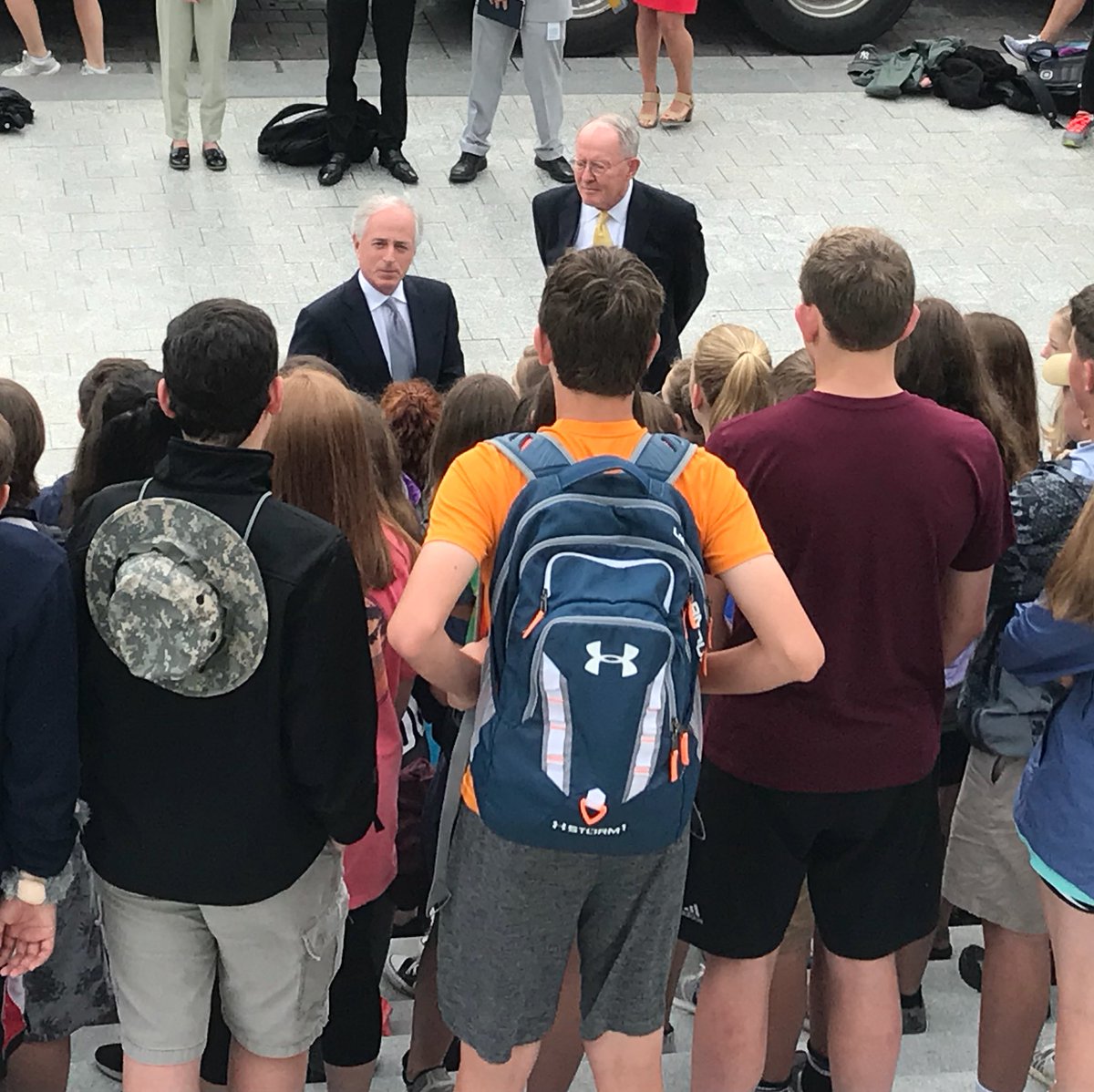 RNR_DCTrip's tweet photo. This morning the students got to meet their Senators @BobCorker and @LamarAlexander #RNRDCTrip18 https://t.co/DVlb6oVSjM