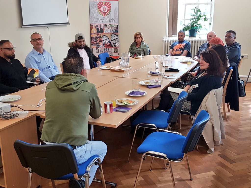 Abdullah7866's tweet photo. .@TellMamaUK WM meeting with B8 community group @StJohns_House highlighting the support #TellMAMA provides victims on daily basis and the importance of reporting. Thanks to @Jamesentj @javed2275 @MrWajidHussain for hospatality #no2h8 #WestMidlands https://t.co/wjrVuOU6iv