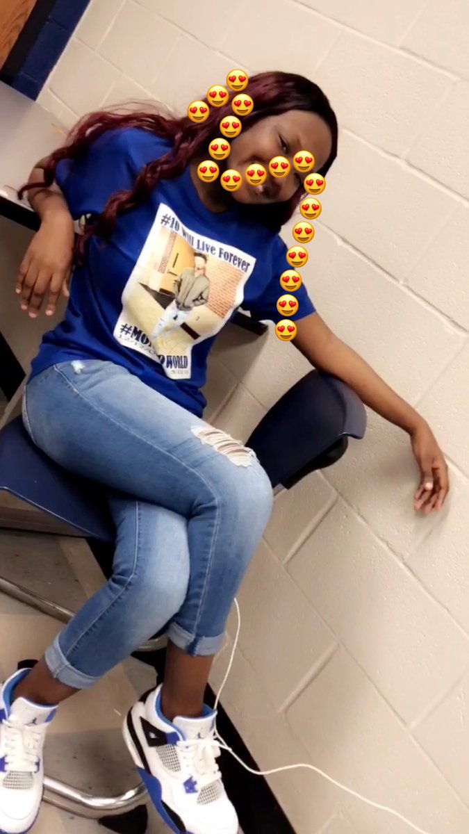 xieshaaa's tweet photo. face didn’t make the cut , but my boy gon live forever 🤞🏾💙 #MONDOWORLD 🕊🌏 https://t.co/UhPvUIfapH