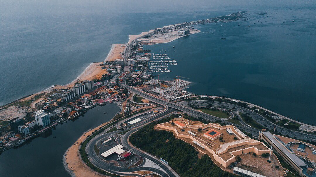 JessArtess's tweet photo. Luanda, terra de braços abertos; 
Terra minha; Terra sua; Terra nossa; 
Aqui o sol brilha pra todos; 
onde o lema é trabalhar para crescer...” Matias Damásio. https://t.co/I7hEQnj0zu