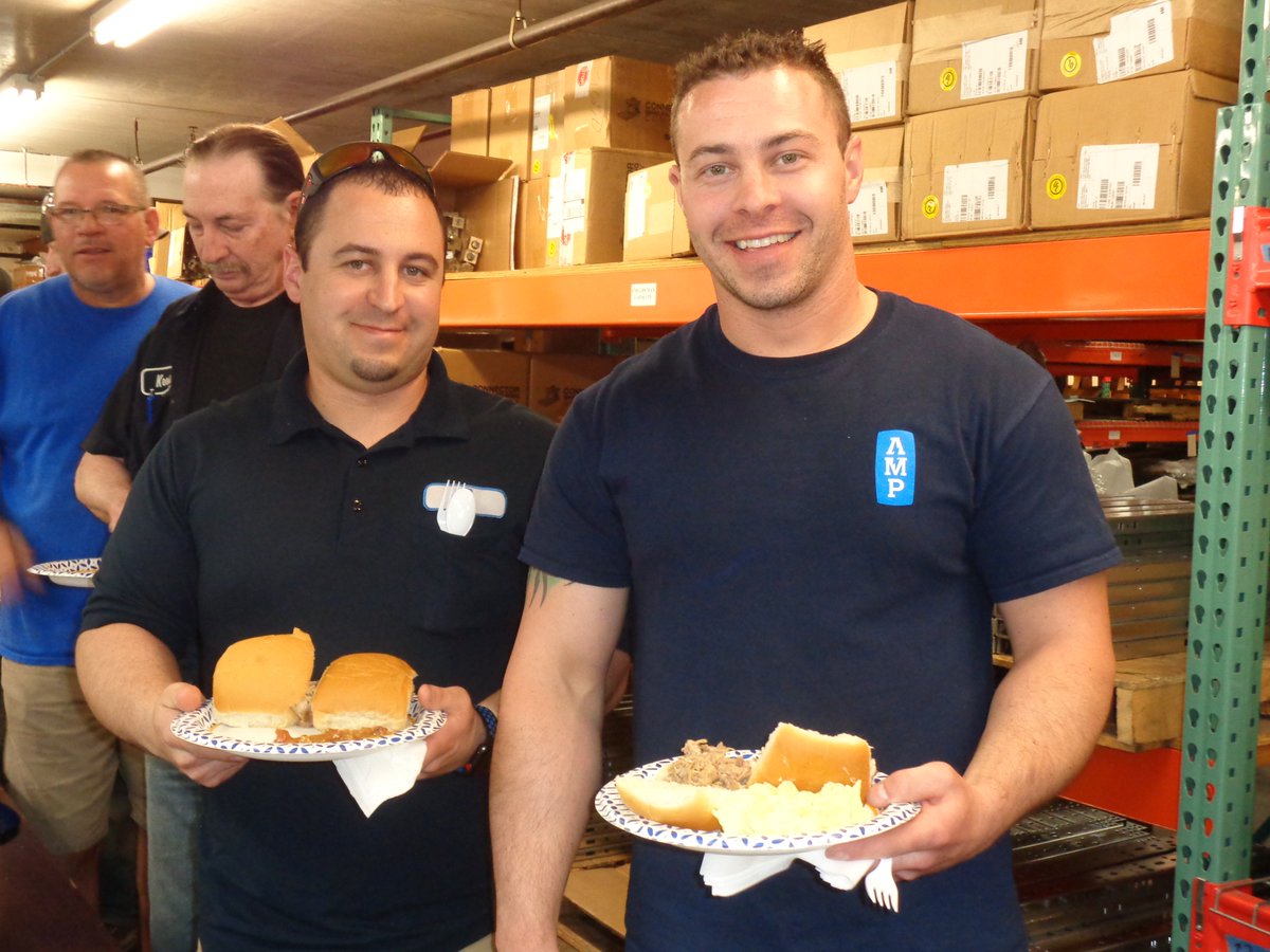 AMP_mfg's tweet photo. [AMP Employee Appreciation Day - A Huge Success] 🍴🎉👨‍🍳 Thank you AMP Mgt for the cookout for all employees today. Chef Mark Fjerstad nice work with smoking the 60 lbs of pork for the pulled pork sandwiches. It was enjoyed by all! #Employeeappreciation #AMPproud https://t.co/TDwiKhVrw2