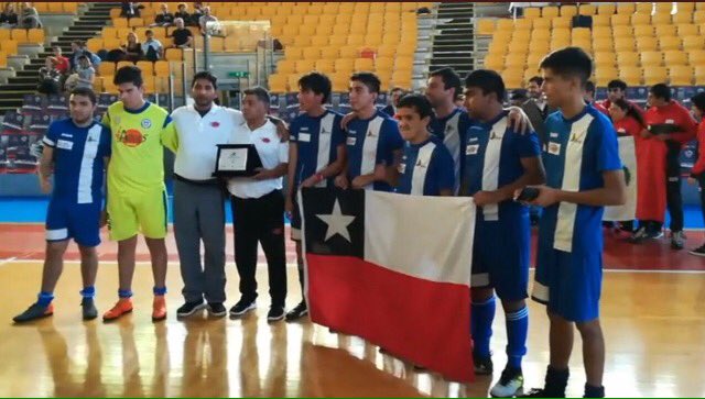 kantor_pauline's tweet photo. Porque el deporte es amistad e inclusión, estamos orgullosos en @MindepChile de haber apoyado a nuestra Selección Chilena de Futsal para deportistas con discapacidad intelectual. Gran experiencia vivieron en Roma disputando la #DreamWorldCup y logrando el 2do lugar! https://t.co/6JXGGYUmsM