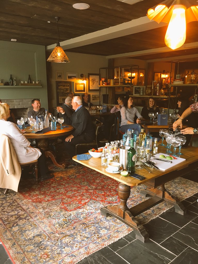 ChequersHanham's tweet image. Bombay Gin tasting evening #bombaygin #gin #pubbythecanal #communityontap