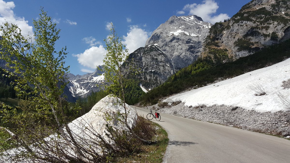 AchenseeTirol's tweet photo. Radfahren in der wunderschönen Natur! / Cycling in beautiful nature!

Bild/picture 13.05.2018 (Richtung Gramai Alm)

#Achensee #Tirol #Gramai #Berge #Radfahren #PrivathausAchensee https://t.co/hU9FMFPPs0