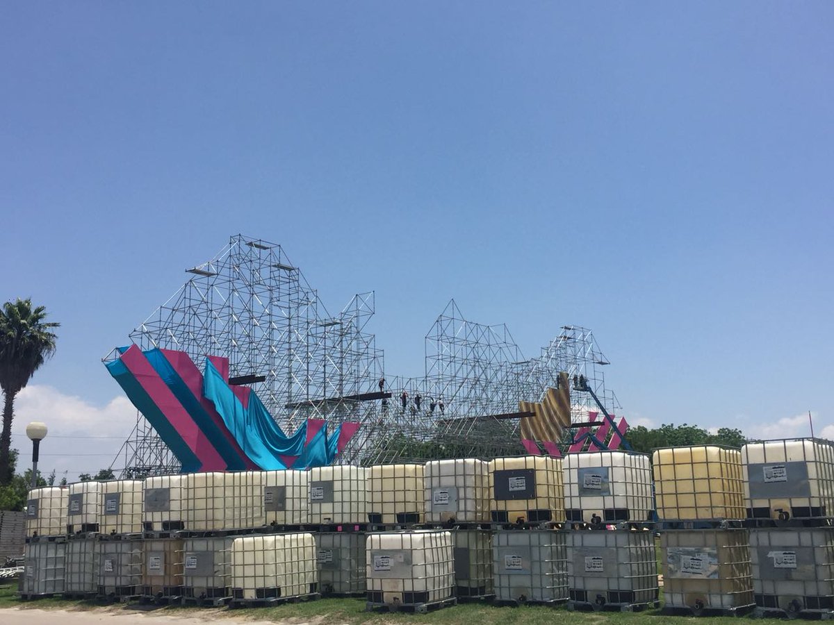 DopeDropMty's tweet photo. Asi los avances de la construcción del mainstage del @WishOutdoorMex https://t.co/RT1wnuP0WG